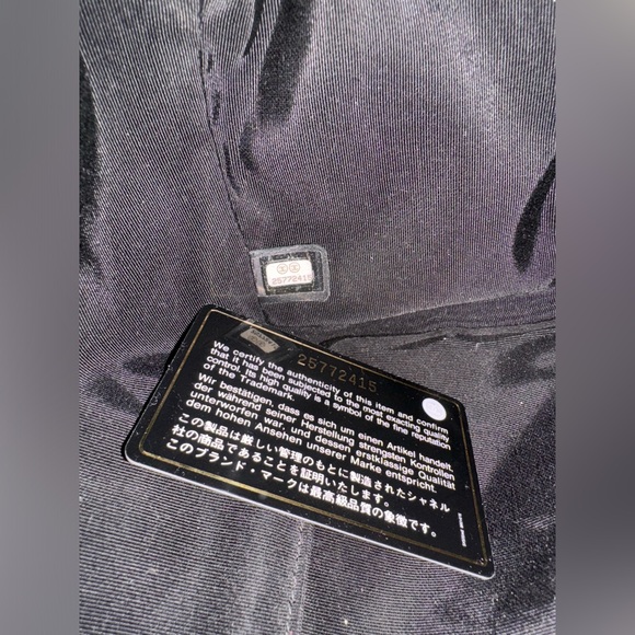 Caviar Flat Quilted CC Chain Bucket Drawstring Bag Black - Picture 13 of 14